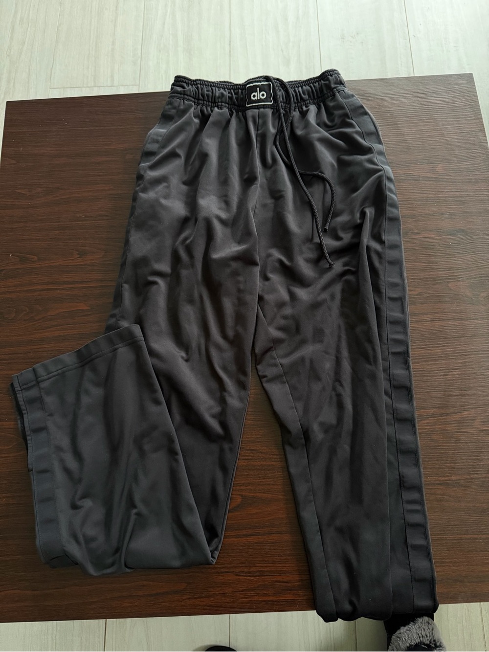 ALO Yoga Women’s Prizewinner Track Pants with Subtle Side Panel